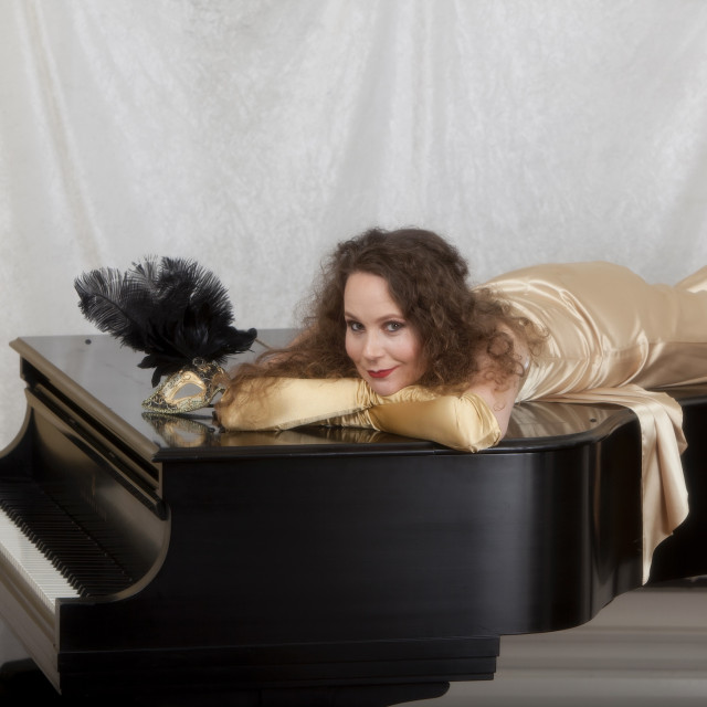 CHRISTINA LINHARDT (USA)